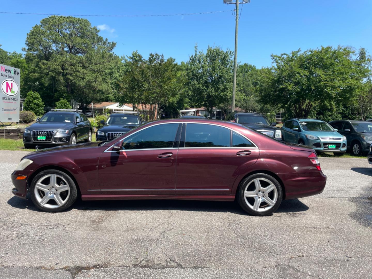 2008 RED MERCEDES-BENZ S-CLASS S 550 (WDDNG71X18A) with an 5.5L engine, Automatic transmission, located at 5103 Dorchester Rd., Charleston, SC, 29418-5607, (843) 767-1122, 36.245171, -115.228050 - Photo#3